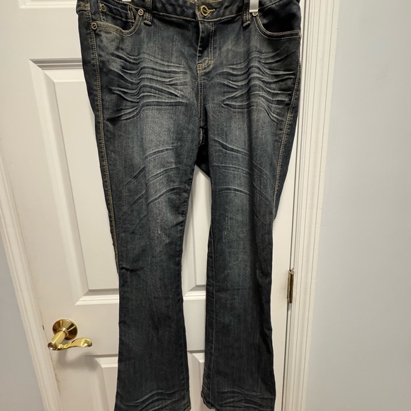 Coogi size 16W Being sexy is my legacy distressed Jean - Picture 6 of 9